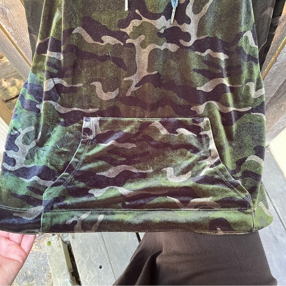 Pam & Gela Camouflage Velvet Crop Boxy Hoodie Sweatshirt Sz S - Picture 6 of 15